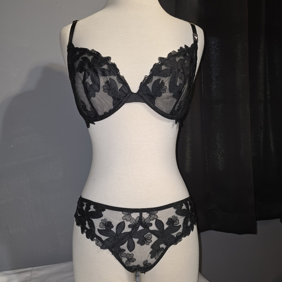 🆕Very Sexy Ziggy Glam Floral Demi Bra & Thong by Victoria’s Secret - 32DD(E)/M - Picture 8 of 14